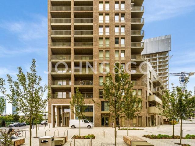 Flat for sale in London Borough of Ealing, Park Royal