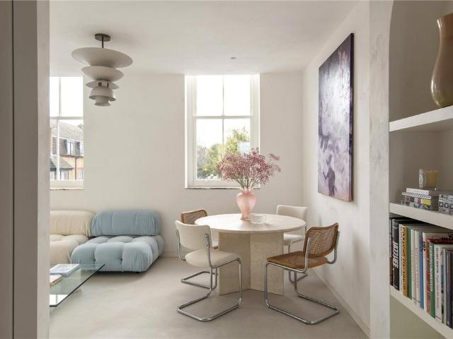 Flat for sale in North Kensington, Greater London