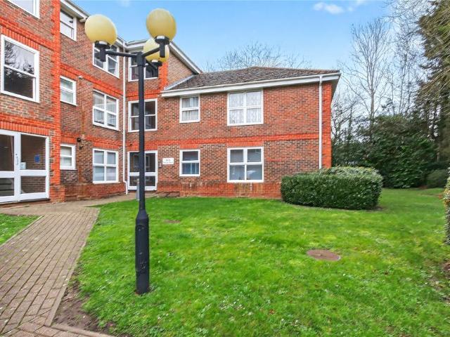 Flat for sale in Bracknell