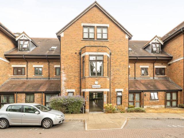 Flat for sale in North Watford