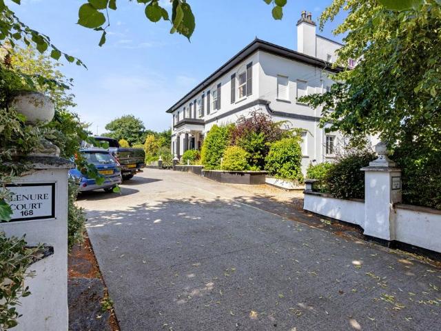 Flat for sale in Bafford, Golden Valley
