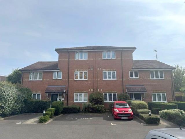 Flat for sale in Lower Feltham, Greater London