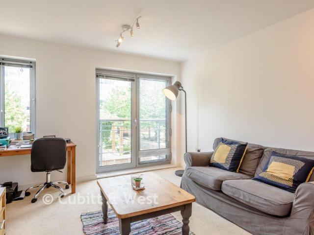 Flat for sale in Portsea, City Of Portsmouth