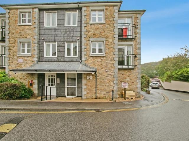 Flat for sale in Roseworthy, Cornwall
