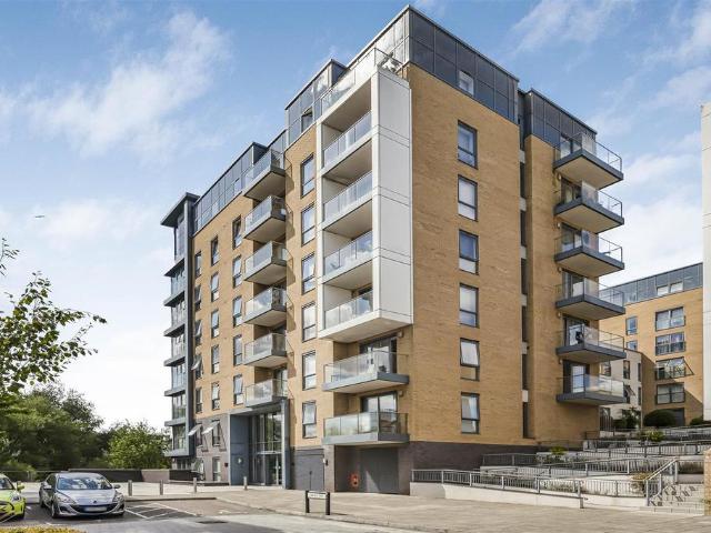 Flat for sale in Whitley, Reading