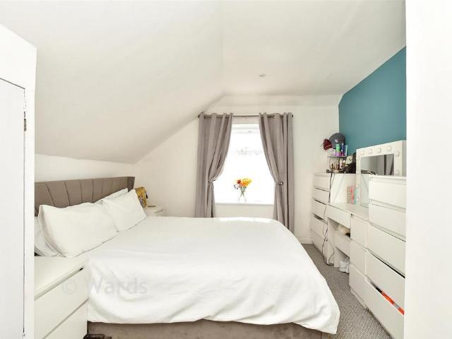 Flat for sale in Oad Street, Kent