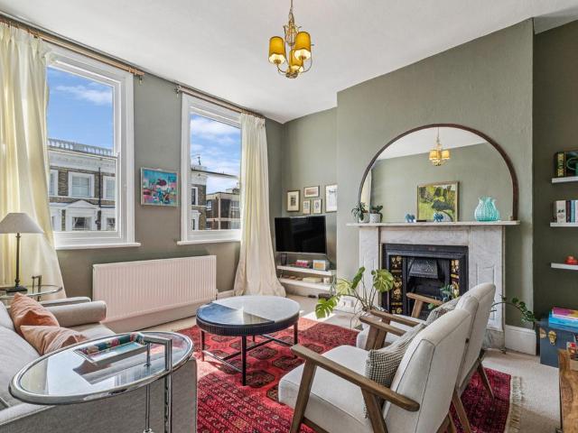 Flat for sale in West Kensington, Greater London
