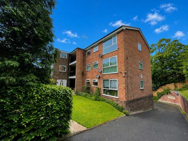 Flat for sale in Bredbury, Greater Manchester