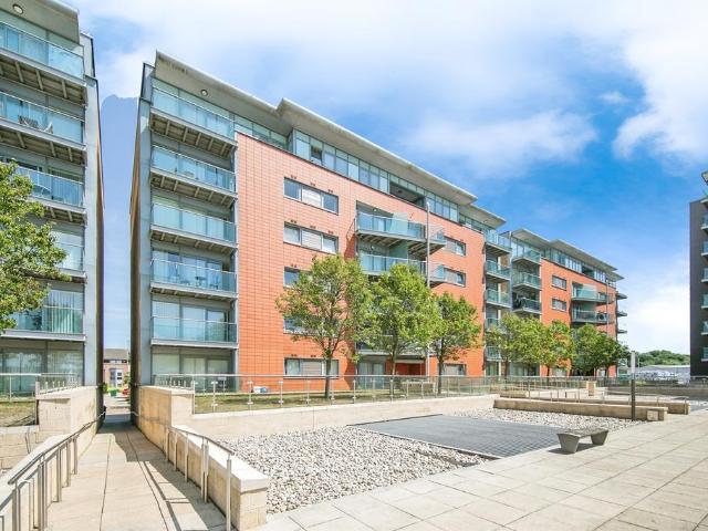 Flat for sale in Key Street, Suffolk