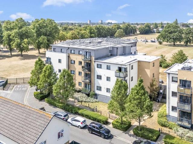 Flat for sale in Rush Green, Greater London