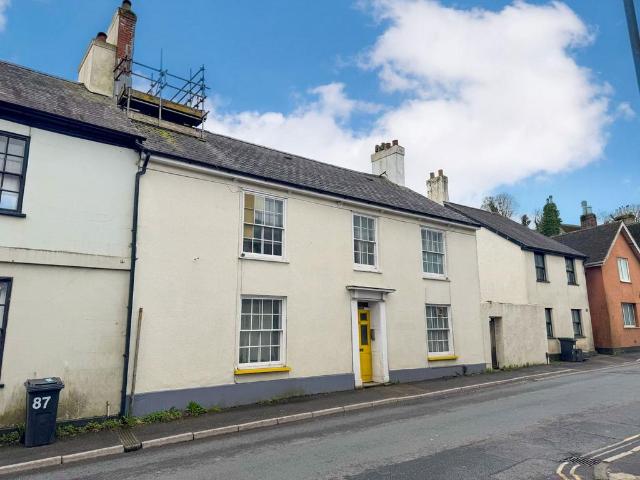 Flat for sale in Highweek, Bridford