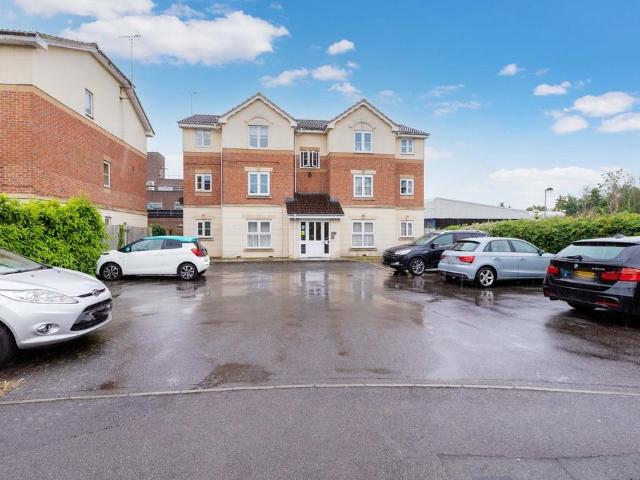 Flat for sale in Slough, Isle Of Man