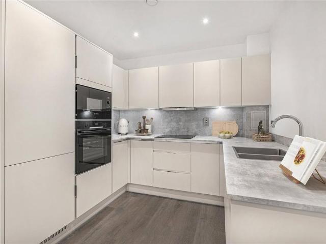 Flat for sale in Watford Rural, Batchworth