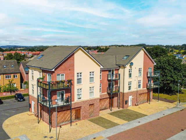 Flat for sale in West Monkton, Somerset