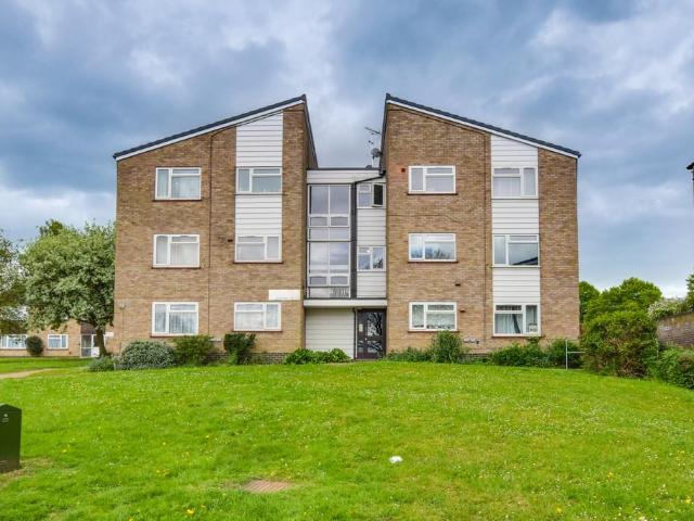 Flat for sale in Bocking, Chipping Hill