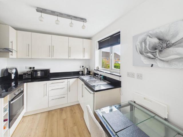 Flat for sale in Clewer Village, Windsor