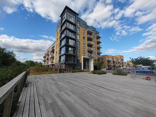 Flat for sale in Whitley, Reading