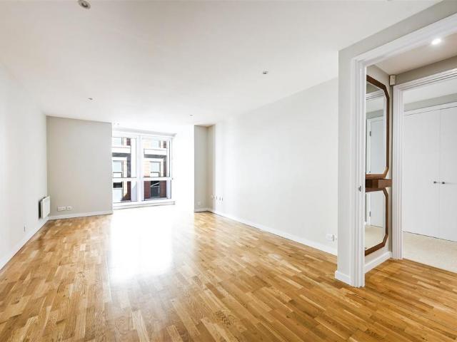Flat for sale in Blackfriars, Lyons