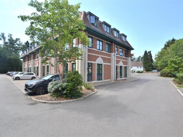 Flat for sale in Fleet, Hart