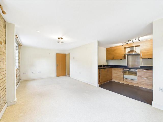 Flat for sale in Mistley, Dale Hill