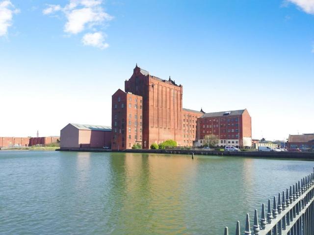 Flat for sale in East Marsh, Grimsby