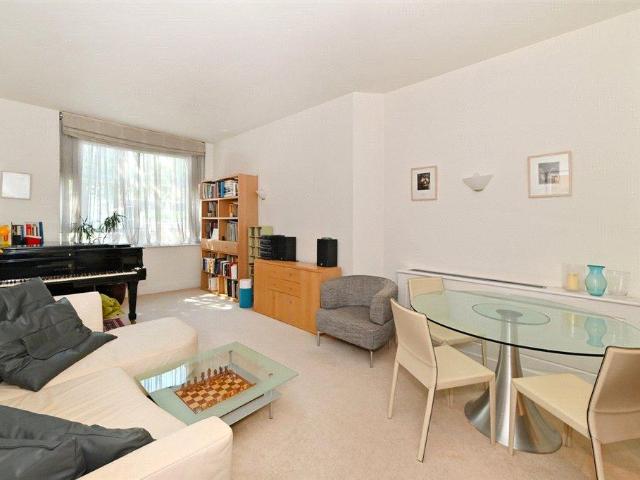 Flat for sale in City of Westminster, Greater London