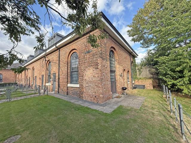 Flat for sale in Greenfields, Shrewsbury