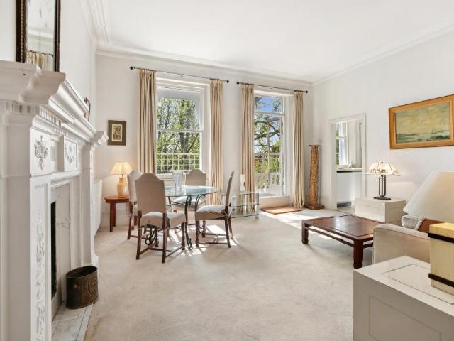 Flat for sale in South Kensington, Greater London