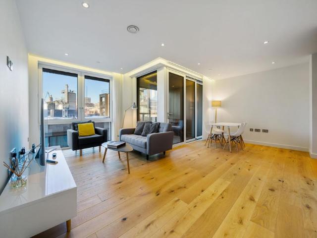 Flat for sale in Westminster, Greater London