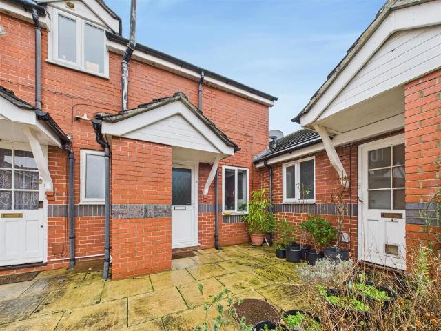 Flat for sale in Pewsham, Chippenham