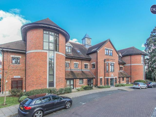 Flat for sale in North Watford