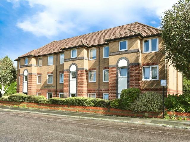 Flat for sale in Portswood, Southampton