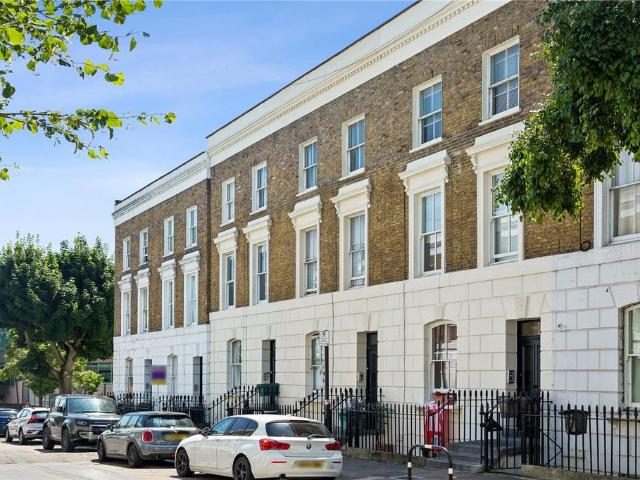 Flat for sale in Islington, Greater London