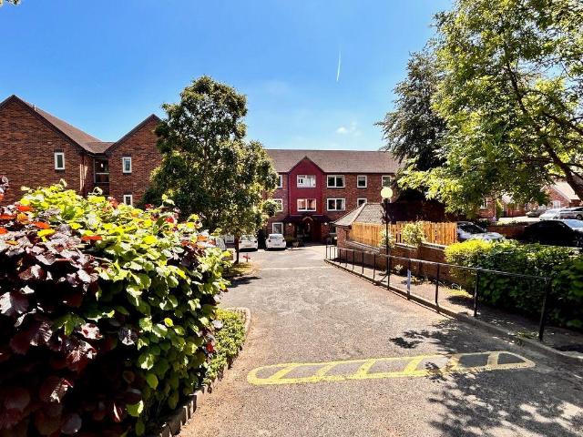 Flat for sale in Sutton Coldfield, West Midlands