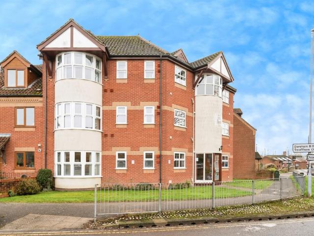 Flat for sale in Comers, Norfolk