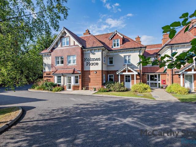 Flat for sale in Cross In Hand, East Sussex