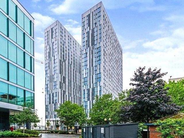 Flat for sale in Salford, Greater Manchester