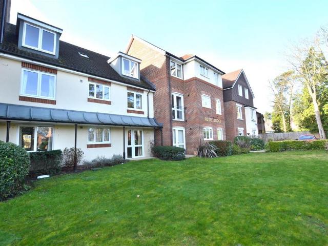 Flat for sale in Fleet, Hart