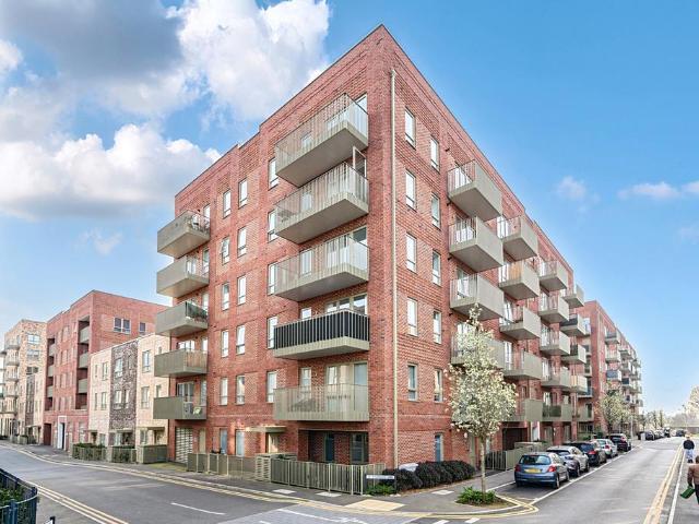 Flat for sale in Watford Rural, Batchworth