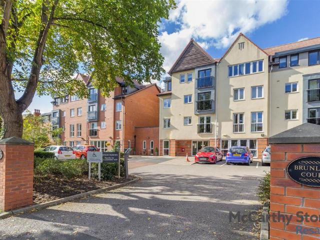 Flat for sale in Meols Cop, Southport