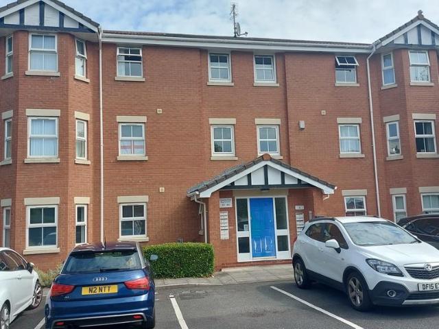 Flat for sale in Sankey Bridges, Warrington