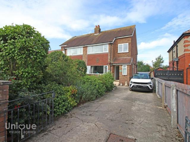 Flat for sale in Fleetwood, Cabus