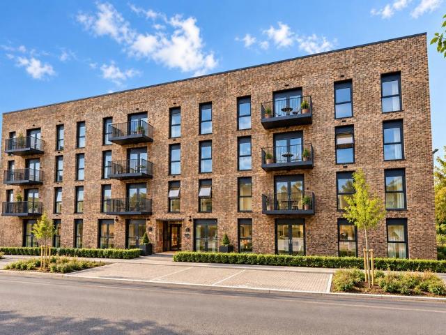 Flat for sale in Lockleaze, Bristol