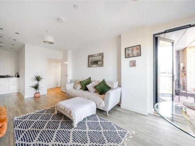Flat for sale in Alperton, Greater London