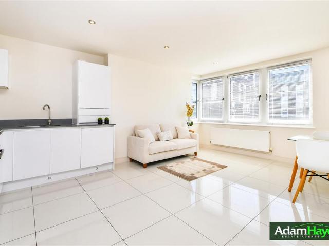 Flat for sale in North Finchley, Isle Of Man