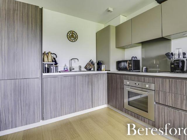 Flat for sale in Navestock Side, Essex