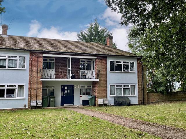 Flat for sale in Westborough, Surrey