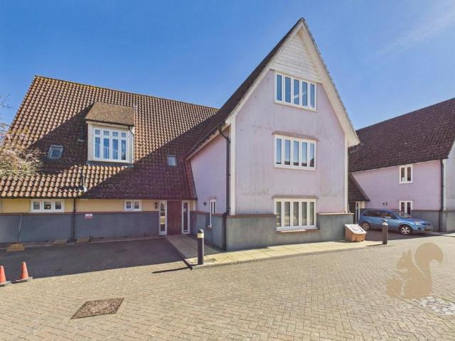 Flat for sale in Sudbury, Chelmondiston