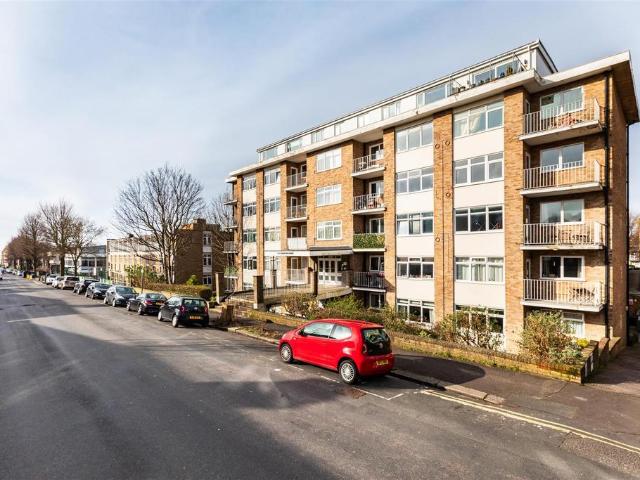 Flat for sale in Brunswick