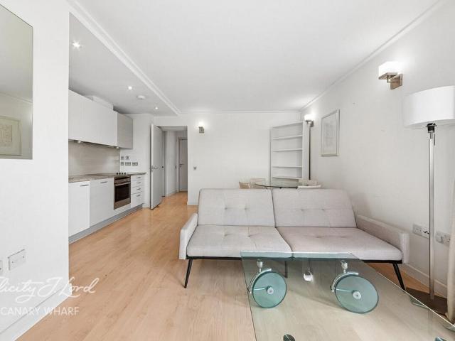 Flat for sale in Canary Wharf, Millwall